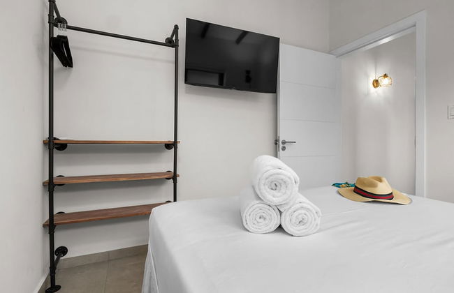 Brand NEW 3br2ba w Private Pool Amazing Location - Foto 11