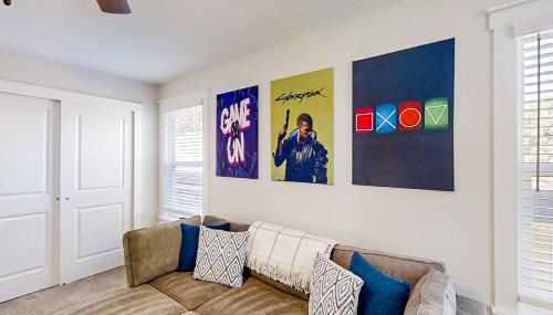 Brand new home with open layout, office, & great location - dog-friendly - Photo 4