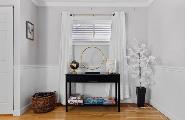 Metropolitan Escape I JZ Vacation Rentals - Photo 31