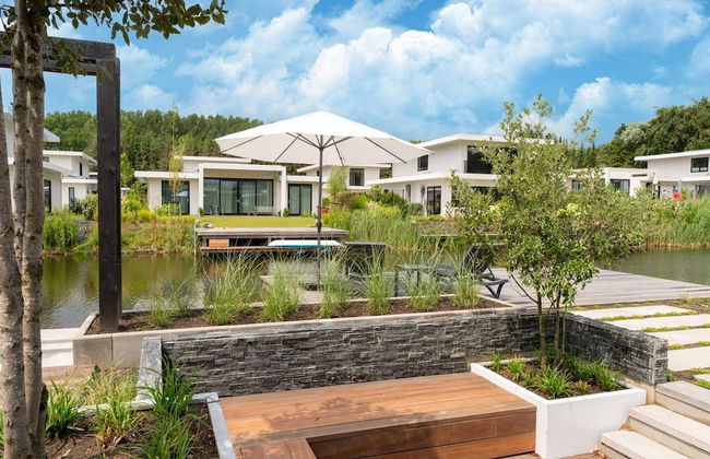 Chic Family Villa With Play Area - Photo 35