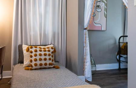 Charming Benson Home - Sleeps 5 Hot Tub! - Photo 11