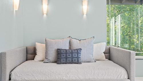 3100 SF 2 en suites, dedicated theatre-game room - Photo 5