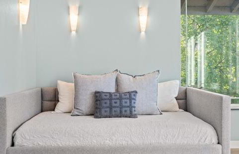 3100 SF 2 en suites, dedicated theatre-game room - Photo 5