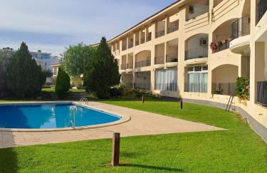 Apartamento con piscina a 50m de la playa - Foto 2