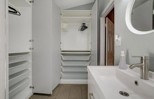 Mirage Pool House - Heart of LV, Swimming Pool, Games, heavenly relaxation - Photo 32