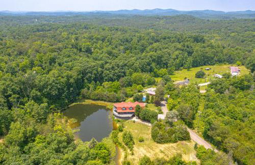 Strawberry Plains Cabin Private Pond and Game Room! - Foto 45