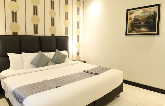 Loumage S Suites and Spa - Photo 16