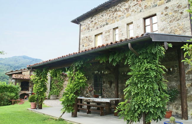 Tranquil Villa in San Romano di Garfagnana with Hot Tub - Foto 36