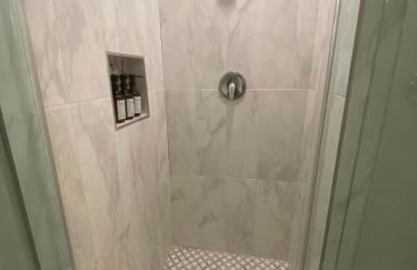 Cozy 2BR suite w Sauna - Foto 35