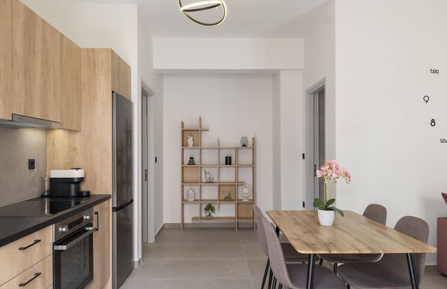 Parikia's Urban Oasis - Photo 9