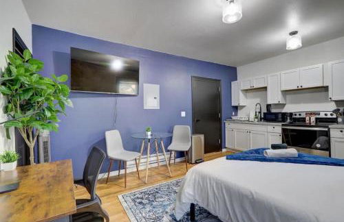 East Side Gem Steps to Brady St & McKinley Beach - Foto 1