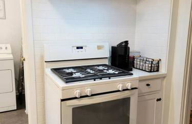 Glamorous Getaway: Exclusive 1BR LA Hotspots - Foto 11