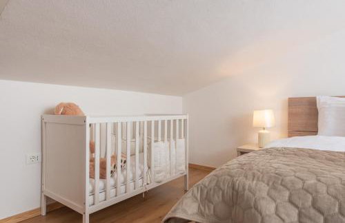 Holiday home Svilaja I Heated pool, family retreat - Photo 16