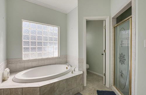 Lake Hartwell Getaway with Private Dock and Fire Pit! - Foto 13