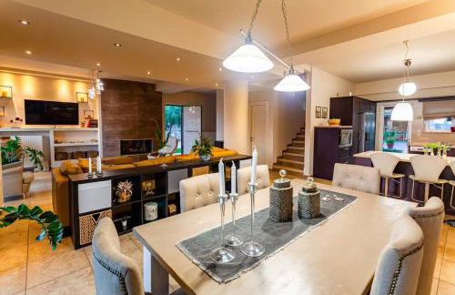 Sunset Paradise - Verga's Utimate Seaview Getaway - Photo 11