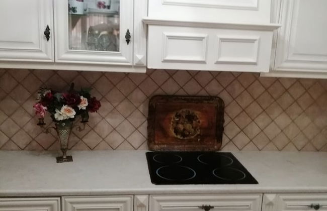 Helen's family home - Photo 12