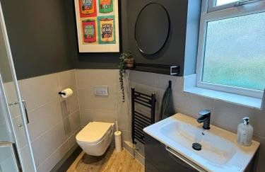 Studio 77 - Stylish 1 Bedroom End Terrace House - Foto 27