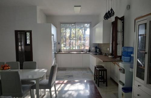 Spacious Garden Villa, private pool, huge grounds with orange trees - Foto 14