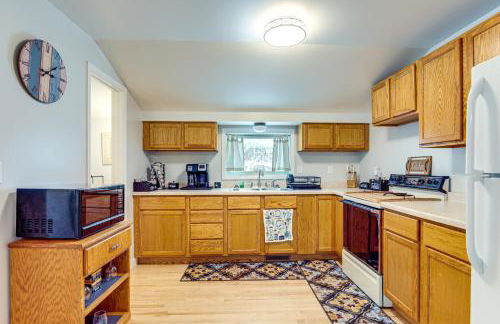 4 Mi to Lake Superior Calumet Getaway! - Foto 7