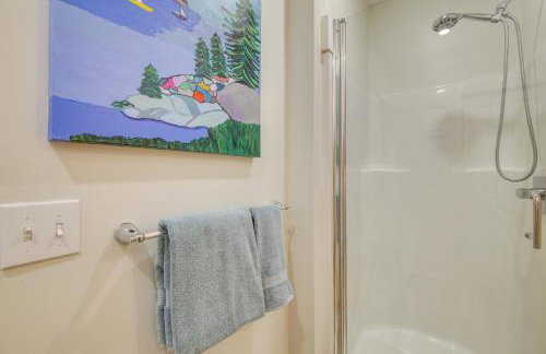 Deck with Water Views Quiet East Boothbay Retreat! - Foto 15