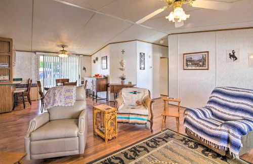 Cozy Yuma Retreat with Furnished Patio and Grill! - Foto 5