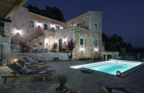 Butterfly, a historical villa with pool & hot tub! - Foto 55