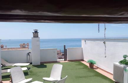 Ático Mediterráneo con Terraza y Solárium en el centro y a un paso del mar en Rincón de la Victoria - Photo 18