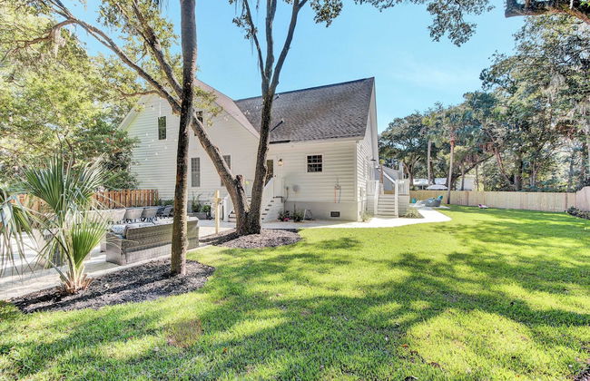 Southern Oasis by Avantstay 0.5mi Walk to the Beach, Pool, Patio, Large Yard - Photo 54