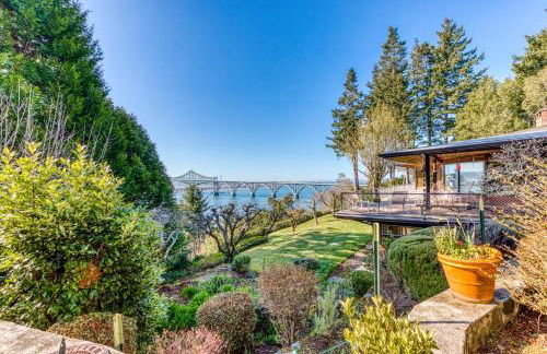 The Bridge and Balcony - Photo 1