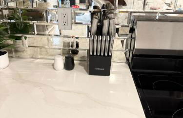 Bright, Cozy & Convenient - Minutes from UAB, Airport and Downtown Fun! - Foto 43