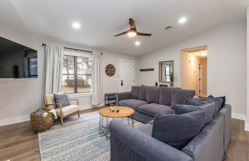 Island Joy - Newly Renovated/Walk to the Beach! - Foto 18