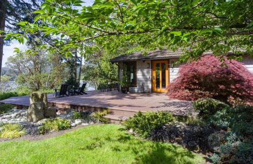 Luxe Beachfront, Hot Tub, Kayaking, Walk to Town - Foto 1