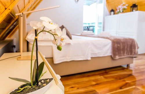 Holiday House Antique - Photo 13