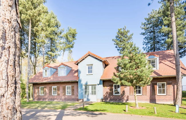 Luxurious Villa in Weert for 24 Persons - Photo 1