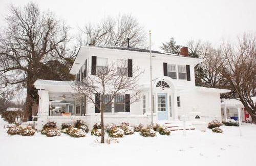 The Bishop Charming 4BR Retreat OU Campus 100yo - Foto 1