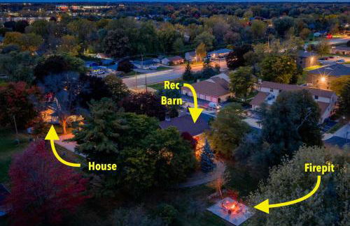 Urban Farmstead Family Retreat - Game Barn - Foto 11