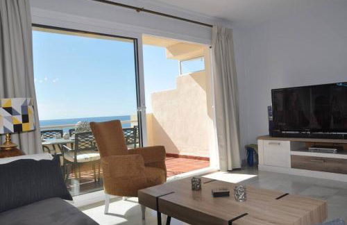 Spectacular 3 bedrooms Sea Views apartment - Photo 13