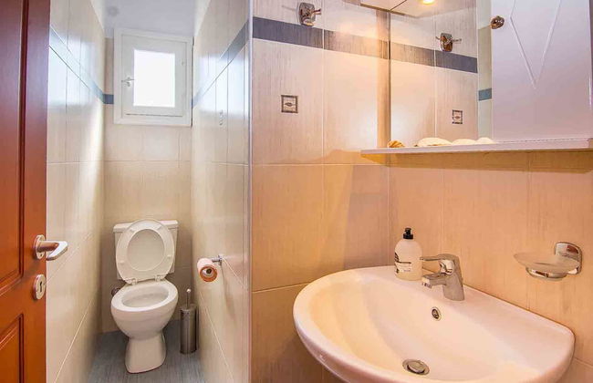 Spacious 2 Bedroom House with Fantastic Yard - Foto 9