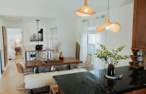Stylish PB Townhome, Walk to Bay, and Balcony - Foto 3