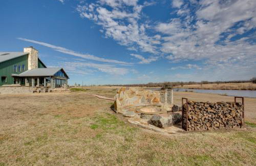 Game Room, Fireplaces, On-Site Lake! Kaufman Home - Foto 28