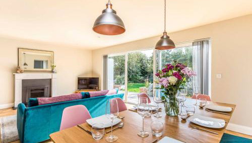 Stylish and fresh 4 bed beach house with garden - Pass the Keys - Foto 1