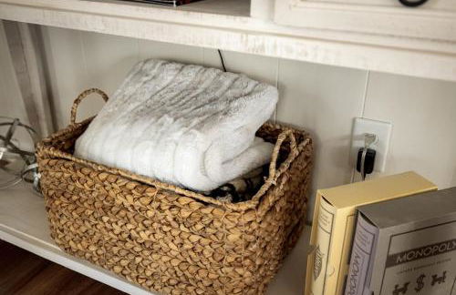 Cabin w hot tub & fire pit - Foto 24