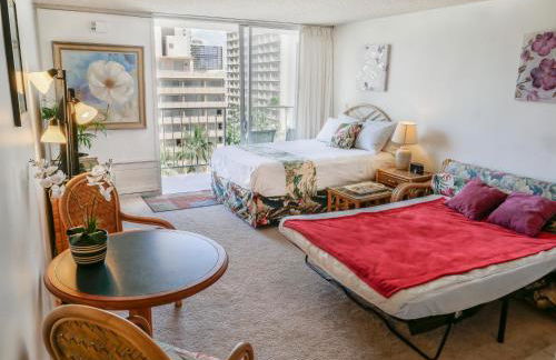 Tropical Studios at Marine Surf Waikiki - FREE PARKING - BEST LOCATION - FULL KITCHEN - SWIMMING POOL - Foto 92