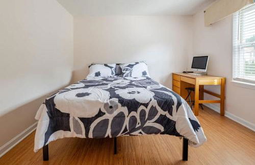 Great 4BR Home Near Emerald Pointe & Downtown - Foto 32