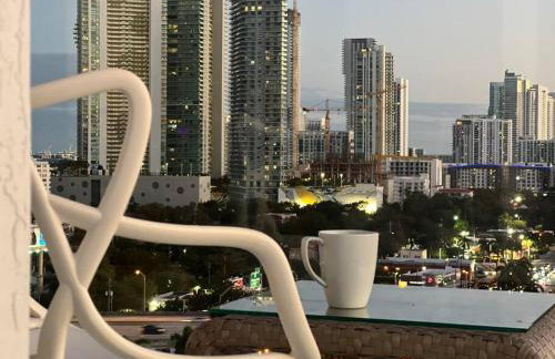 BRAND NEW TOP FLOOR IN THE HEART OF MIAMI - Foto 51