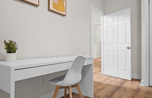 Games,BBQ, Netflix plus FREE Parking Near Bakery Square - Foto 35