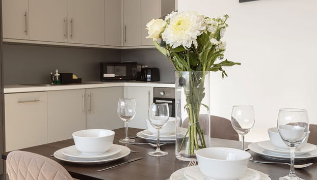 Modern, Stylish 1BR Apartment Nearby AO Arena - Foto 5, Quarto