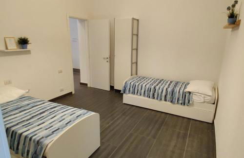 Vista sul carruggio, centro storico di Chiavari - Photo 5