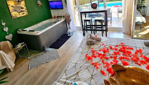 App jacuzzi & piscine privée - loveroom - Suite Emeraude - Foto 3