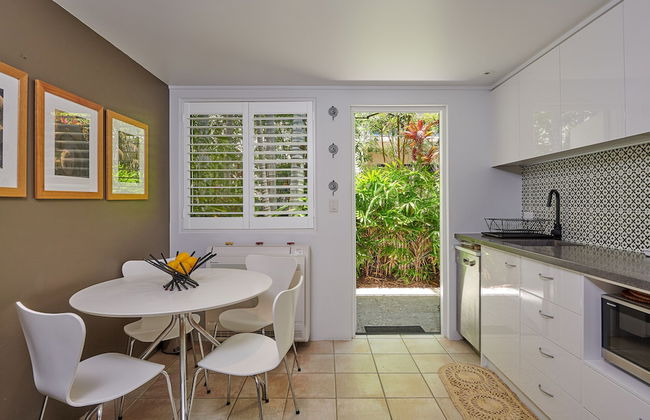 Julians Apartments - Photo 26